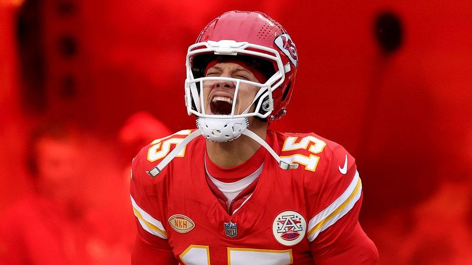 Chiefs Secure Eighth AFC West Title, Bengals' Playoff Hopes Diminish