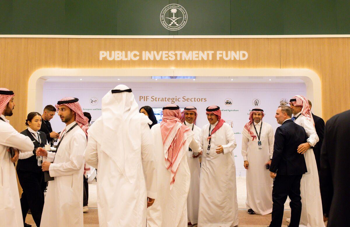 Saudi Arabia's PIF Secures $15 Billion Credit Facility