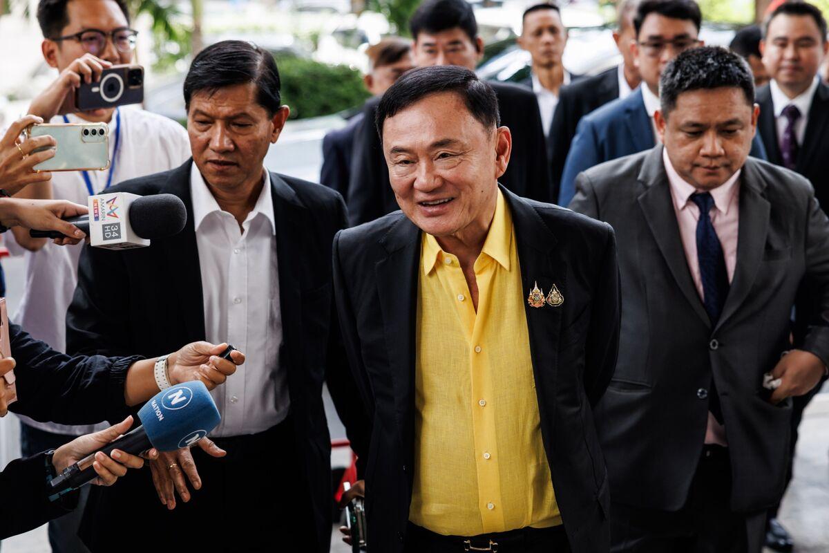 Thaksin Proposes Economic Strategy for Thailand