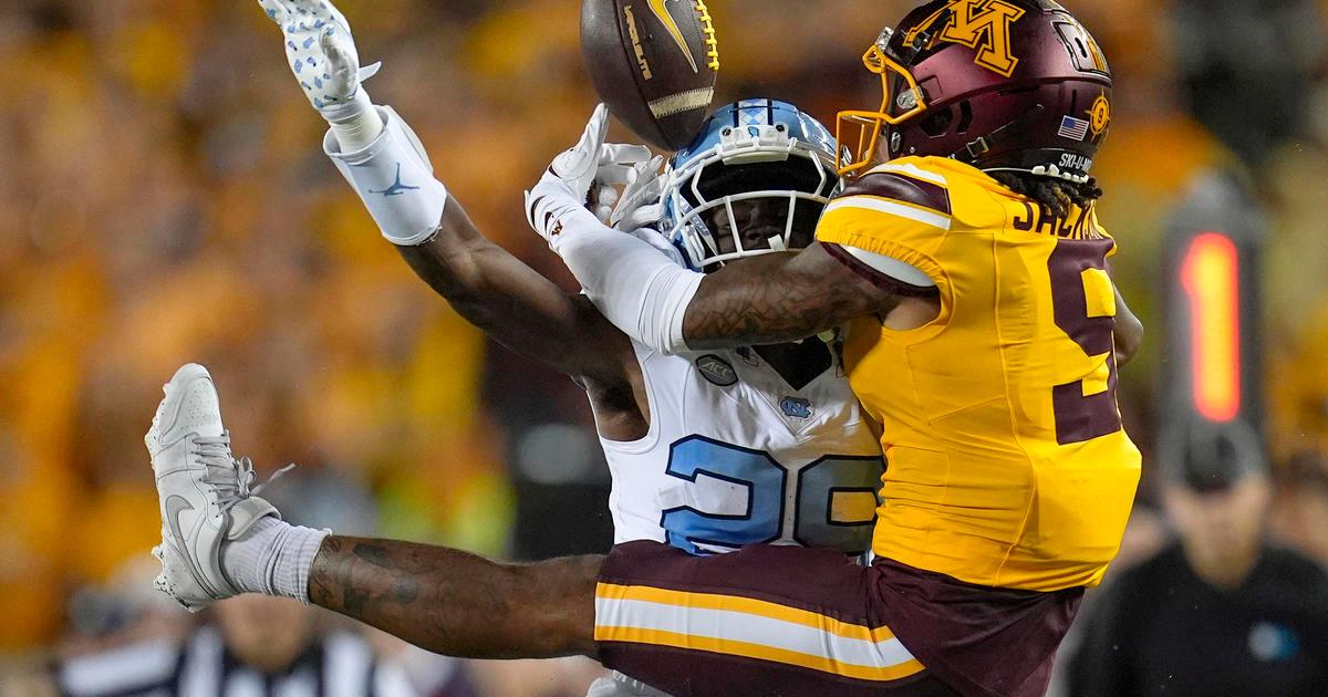 North Carolina Edges Minnesota 19-17 in Opener