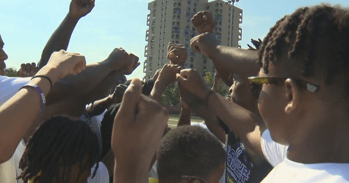 Arthur Maulet Hosts Youth Football Camp in D.C.