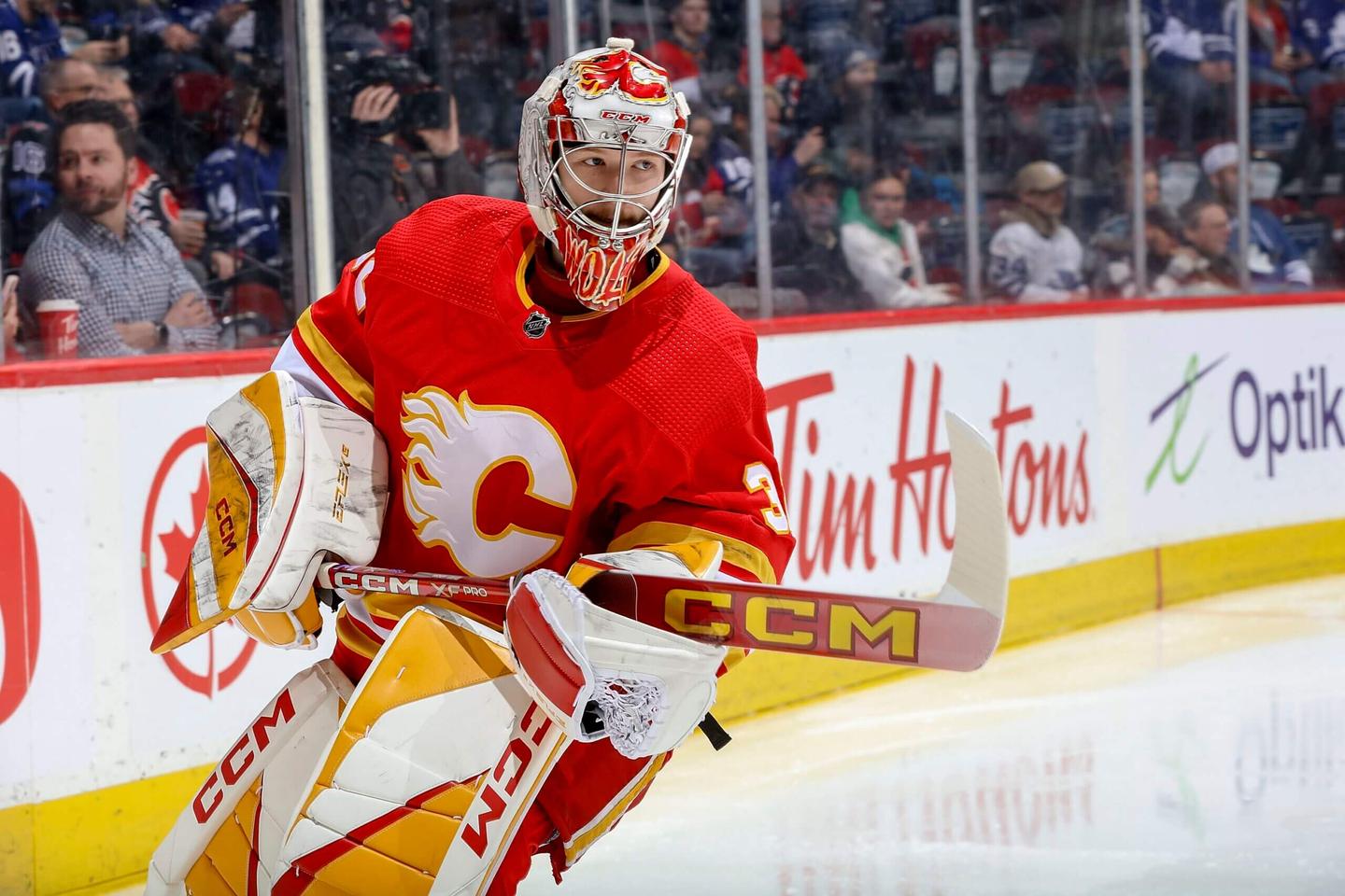 Calgary Flames Extend Goaltender Dustin Wolf