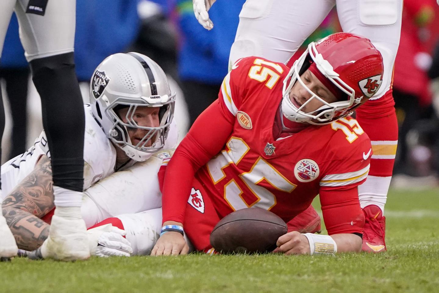 Raiders Rookie Mocks Mahomes with Kermit Puppet