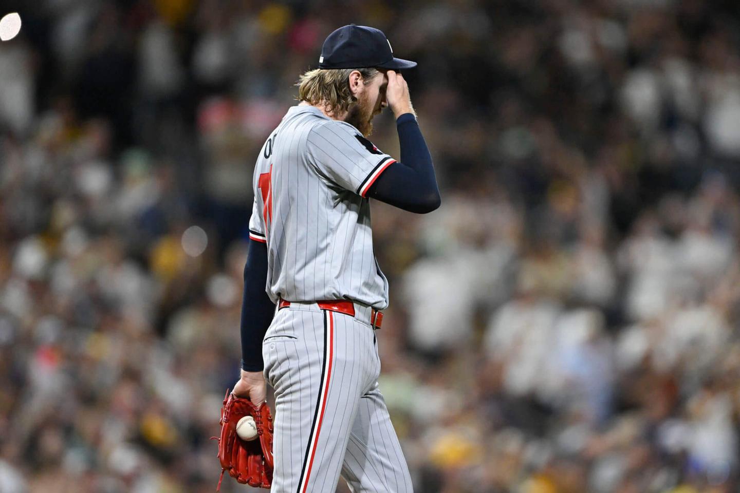 Twins Fall 7-5 to Padres, Extend Losing Streak