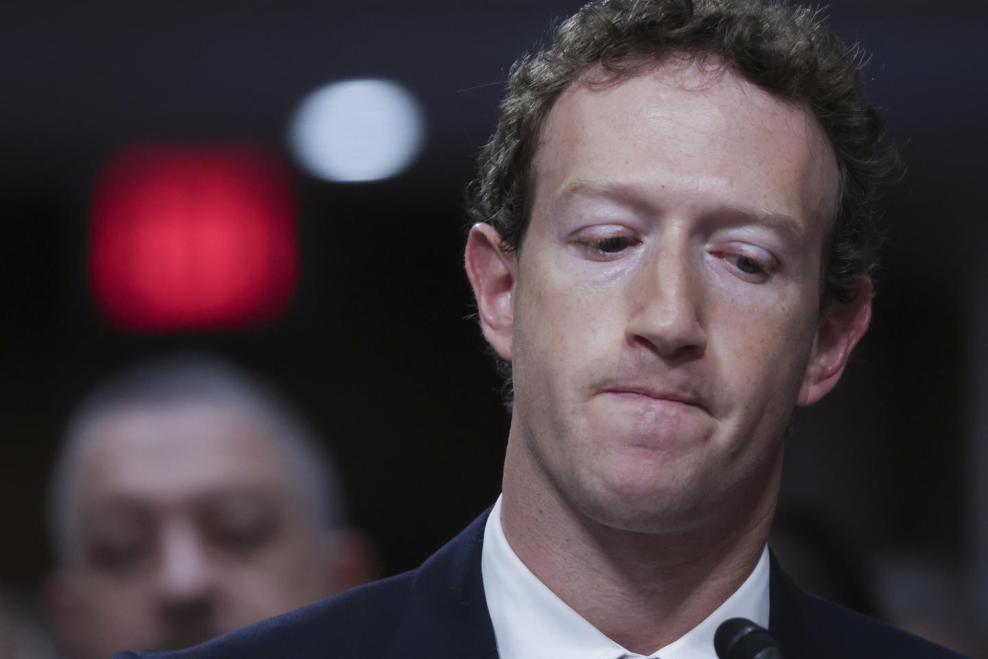 Zuckerberg Apologizes for COVID-19 Censorship