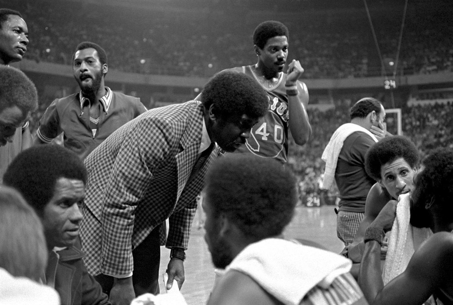 Al Attles, NBA Coaching Pioneer, Dies at 87