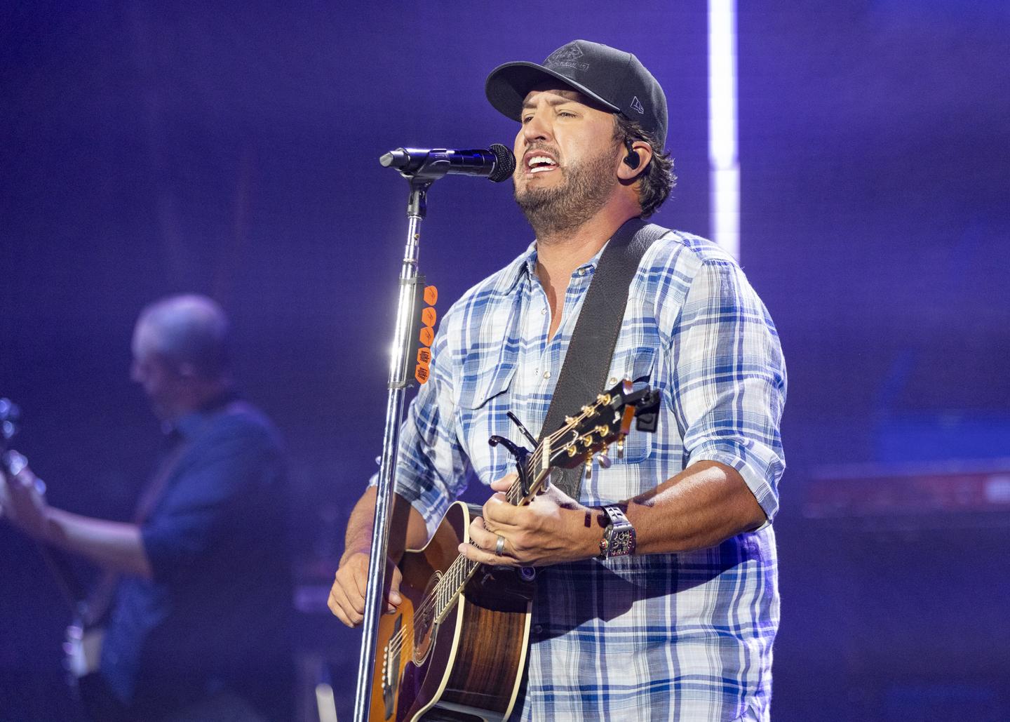 Luke Bryan's Truck Stuck Under Chicago Overpass