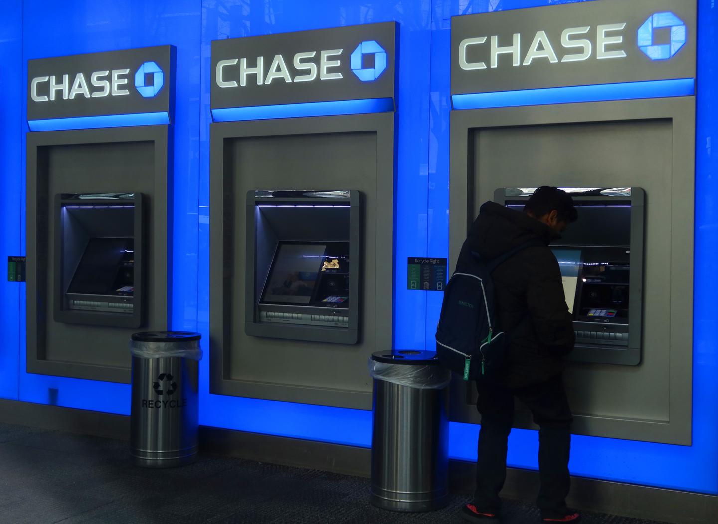 Chase Bank Experiences Glitch, Customers Affected