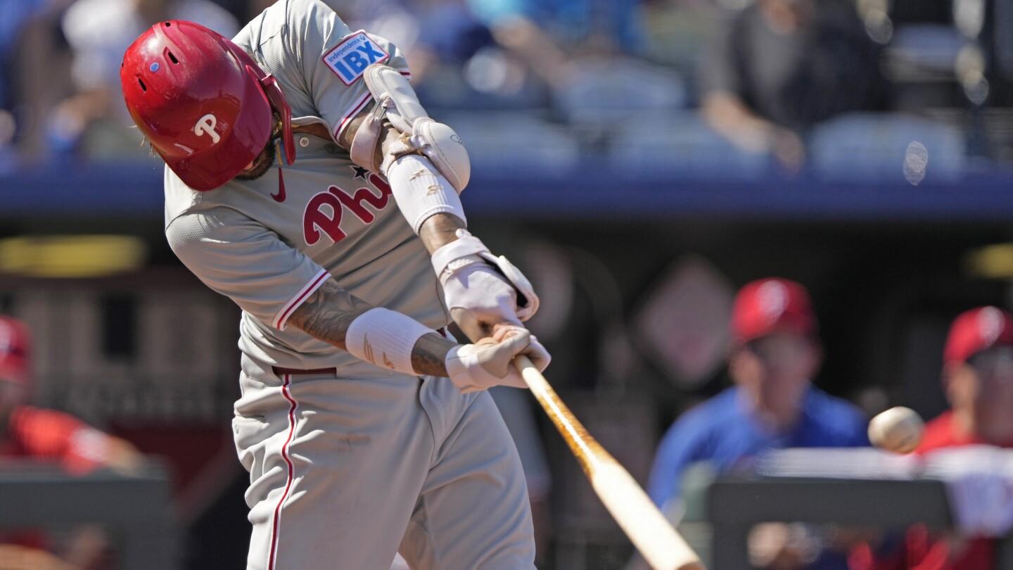 Phillies Defeat Royals 11-3 in Kansas City