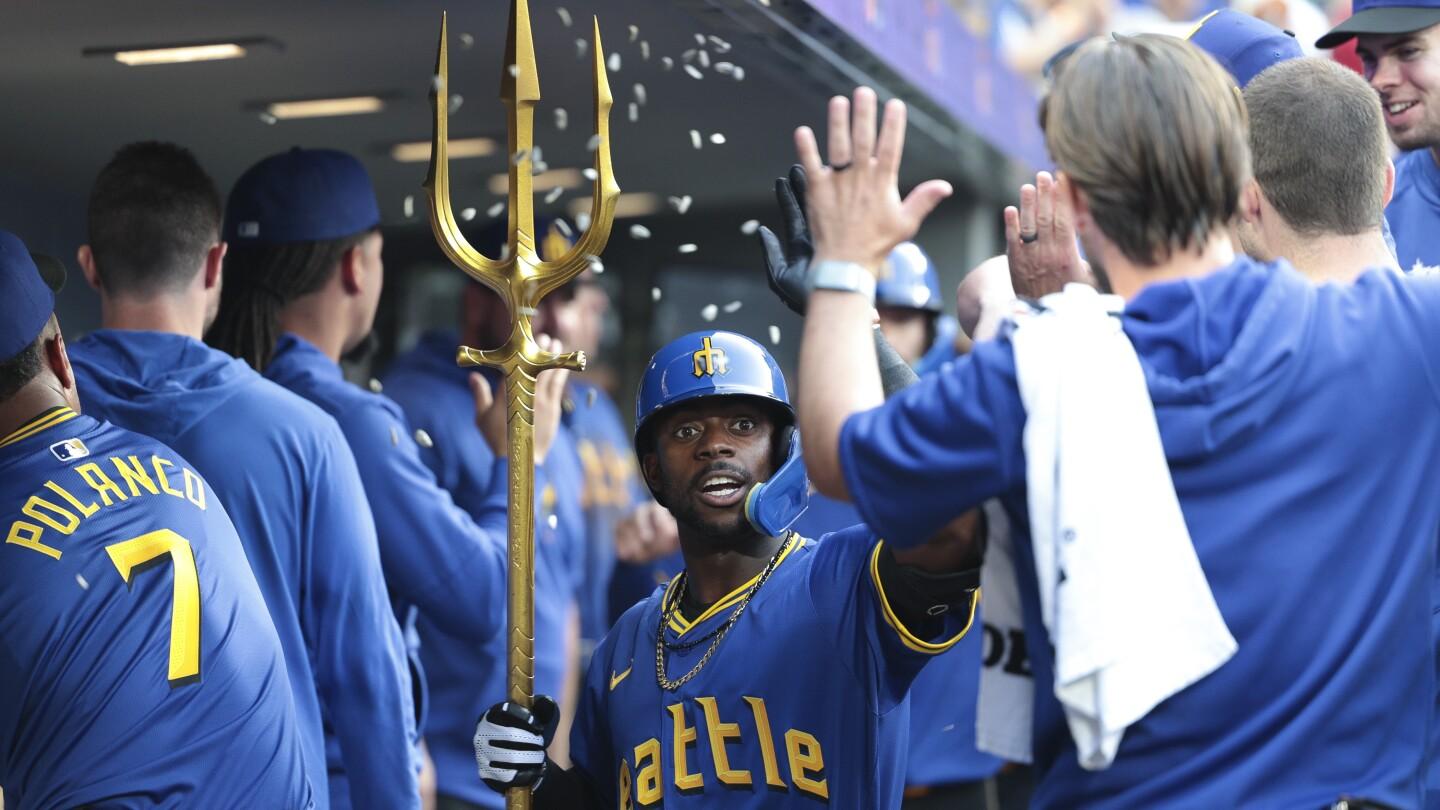 Mariners Shut Out Mets 6-0 at Home