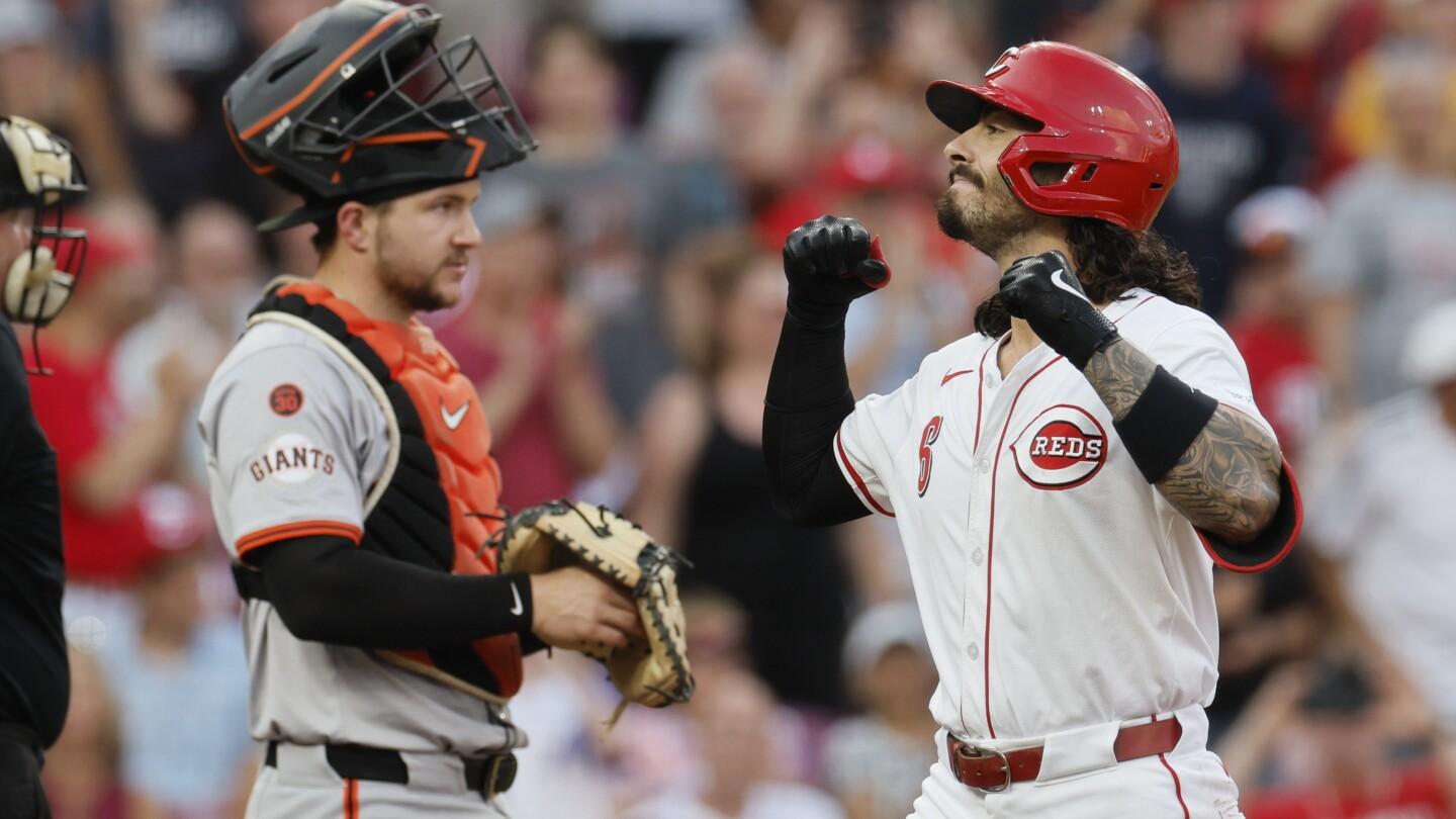 Stephenson's Homers Lead Reds Past Giants 6-4