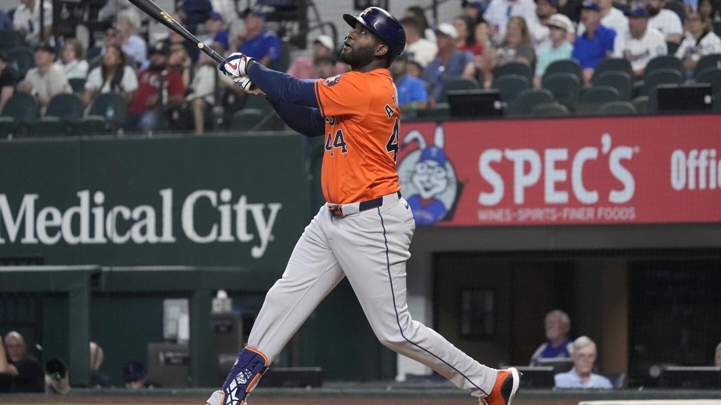 Astros Sweep Red Sox, Extend Win Streak