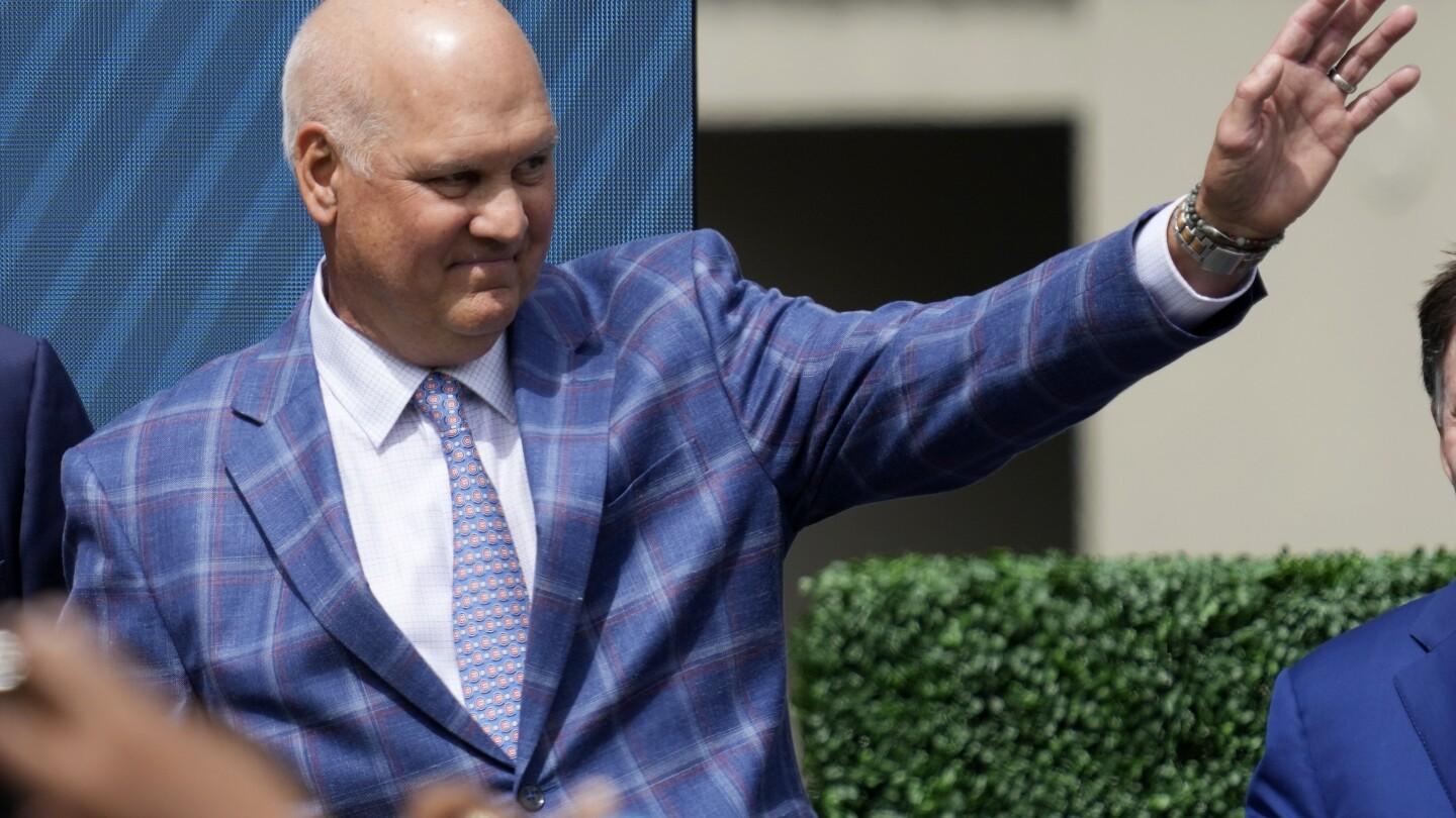 Ryne Sandberg Declares Cancer-Free Status