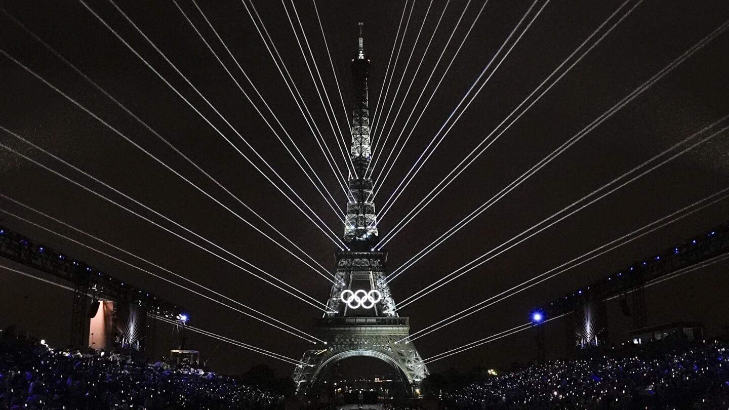 British Climber Arrested Scaling Eiffel Tower