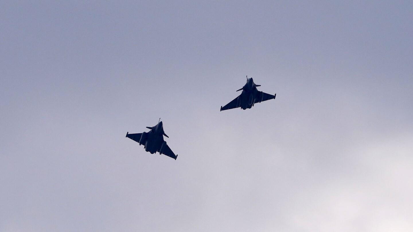 Macron Visits Serbia for Fighter Jet Deal