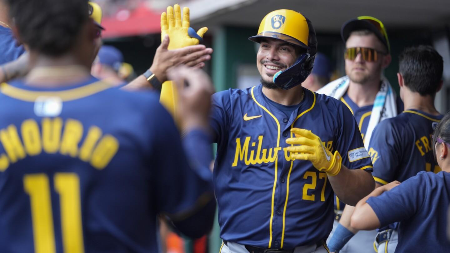 Brewers Edge Reds 5-4 in Doubleheader Opener