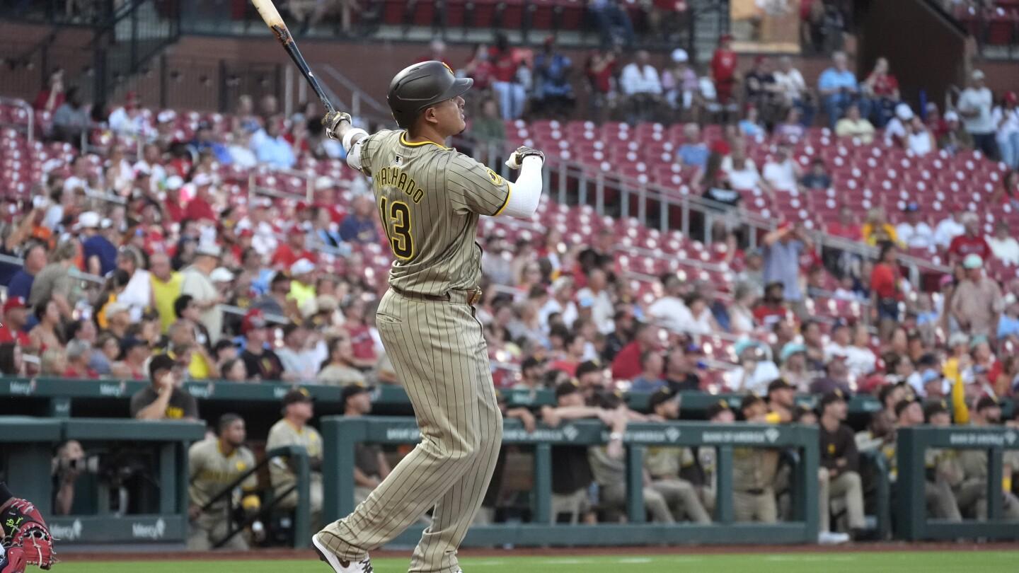 Padres Defeat Cardinals 7-4 Behind Vásquez