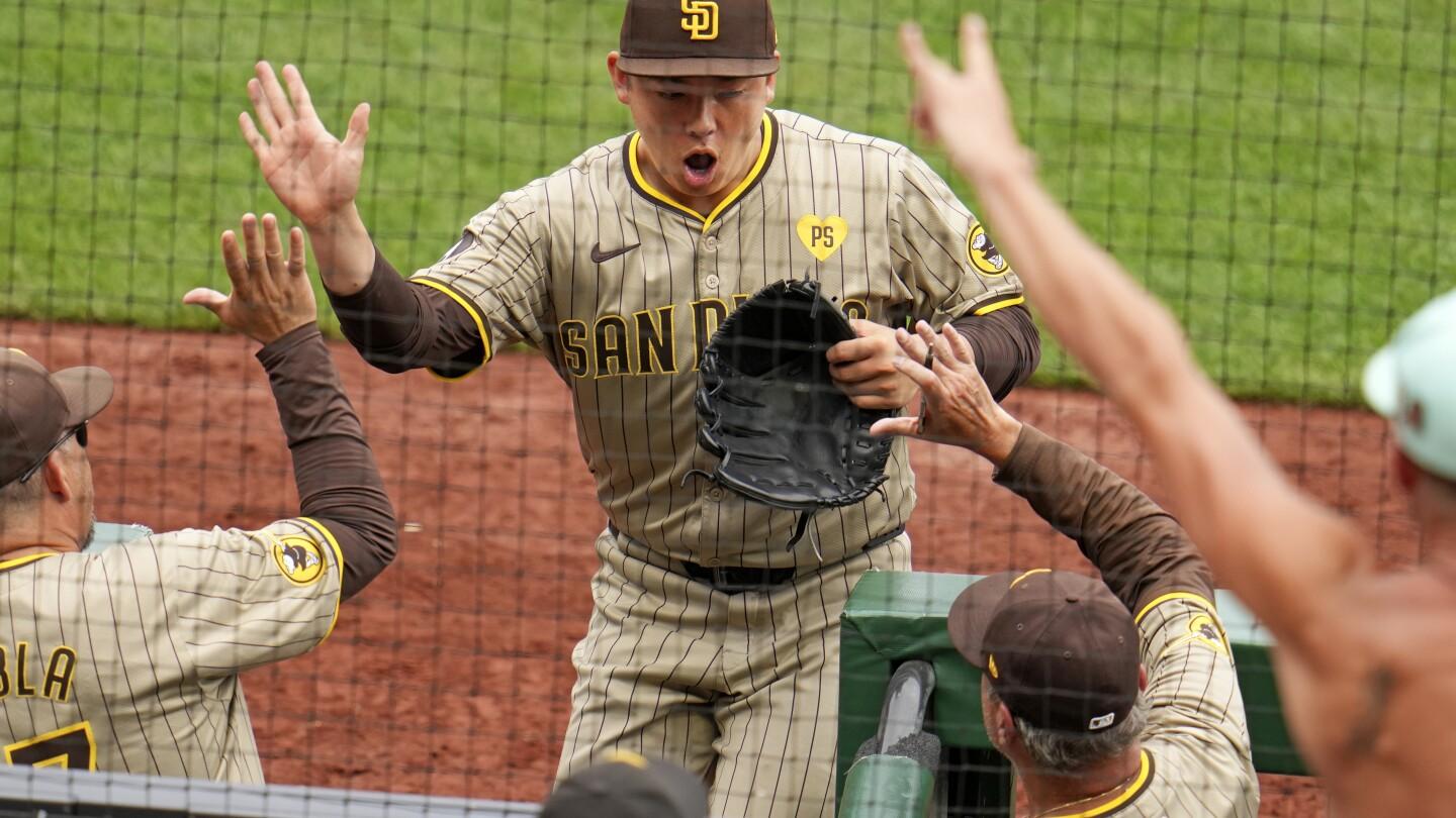 Padres sweep Pirates