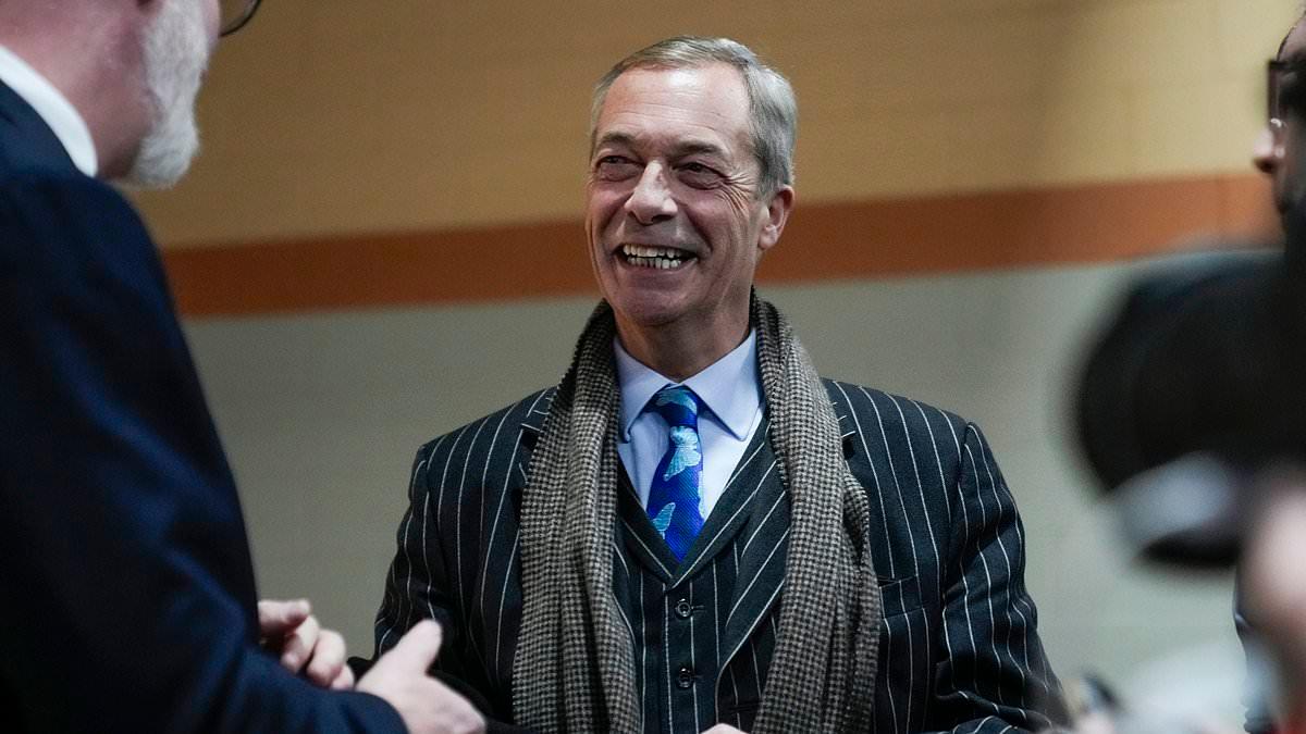 Farage's Attendance Adds Pressure at 'Popular Conservatism' Launch