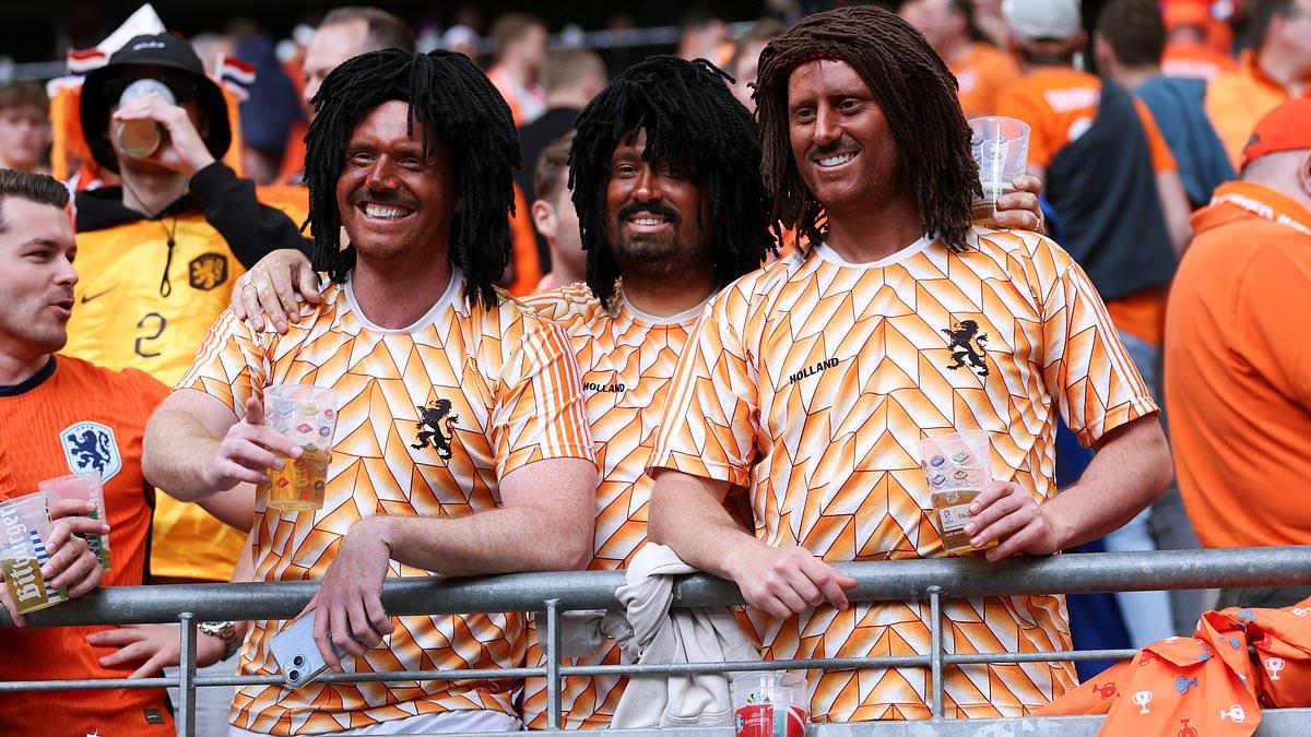 Dutch fans criticized for blackface Ruud Gullit tribute