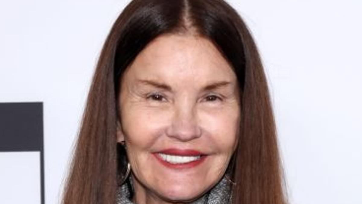 Janice Dickinson Reveals First Plastic Surgery at 32