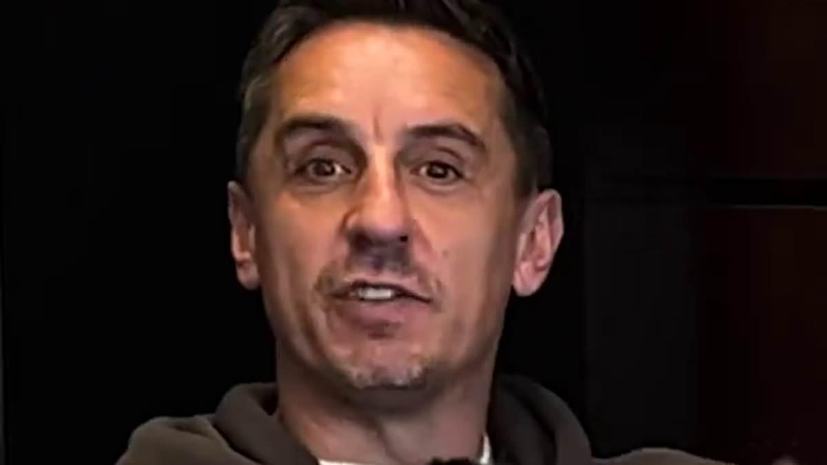 Roy Keane Criticizes Gary Neville During 5-a-side Match