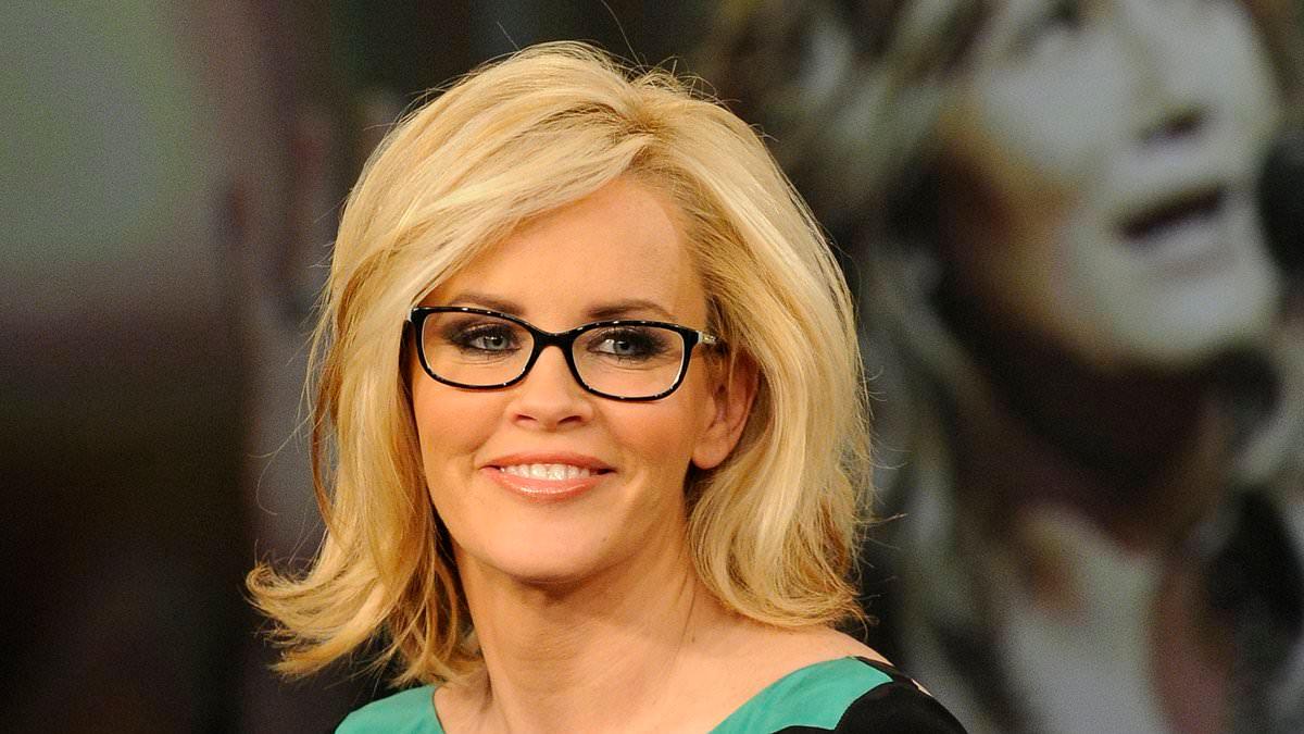 Jenny McCarthy Recalls Period Mishap on The View