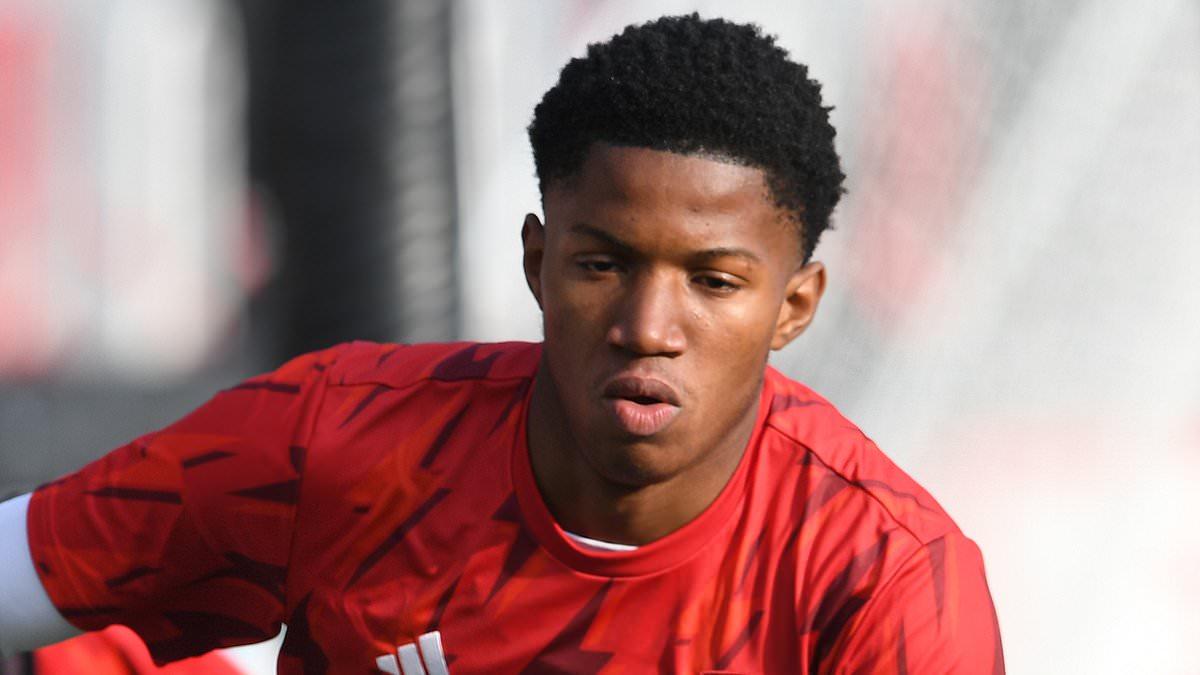 Manchester United Pursuing 16-Year-Old Arsenal Striker