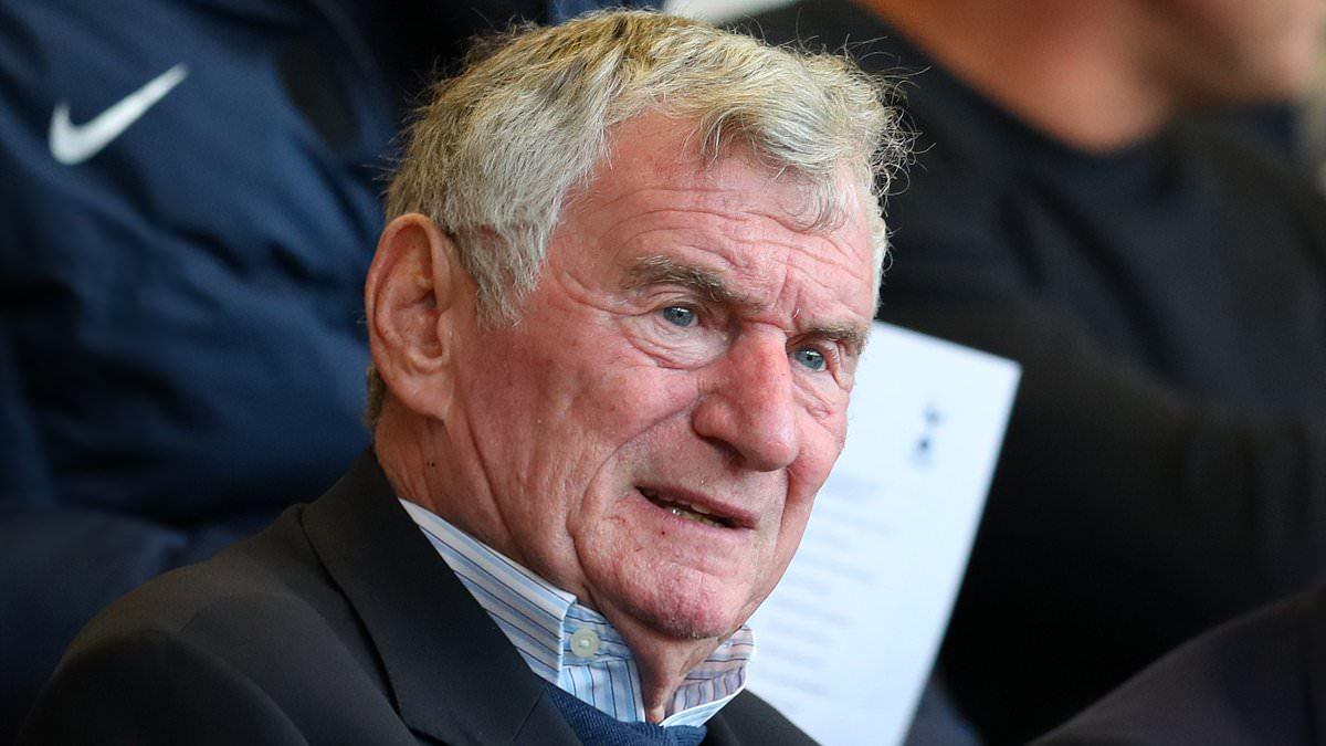 David Pleat Steps Down After Two Decades at Spurs