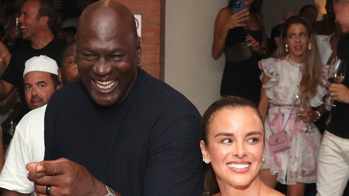 Michael Jordan Enjoys Family Vacation in Italy