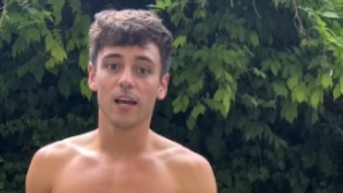 Tom Daley Finishes Olympic Sweater