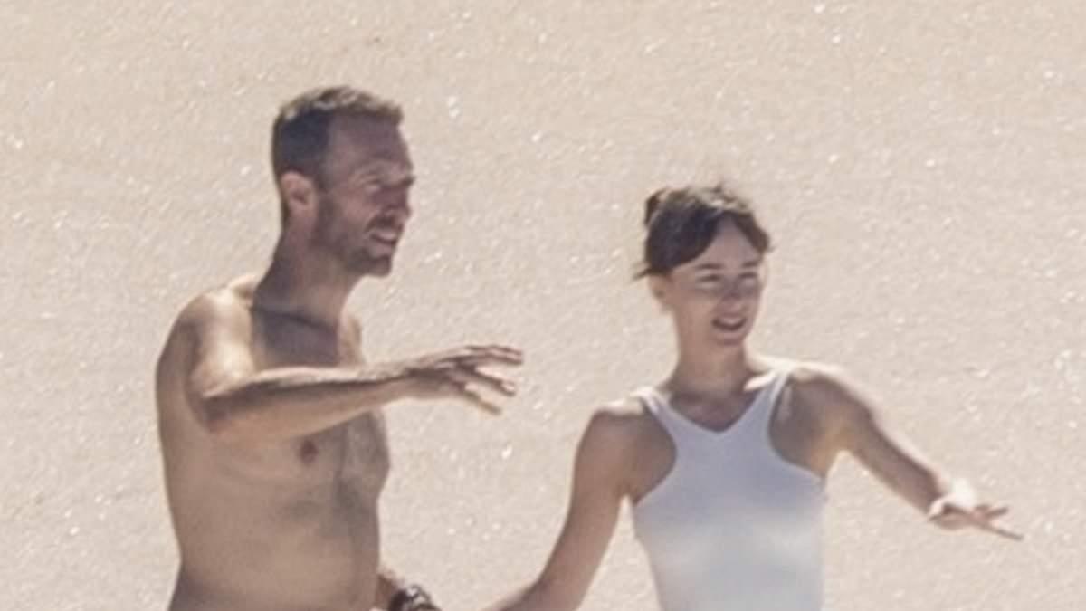 Chris Martin, Dakota Johnson Still Engaged