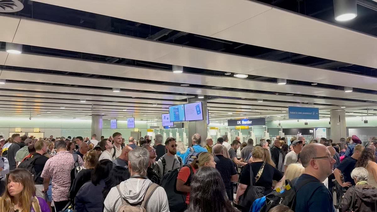 Heathrow Border Force Officers Plan Strike