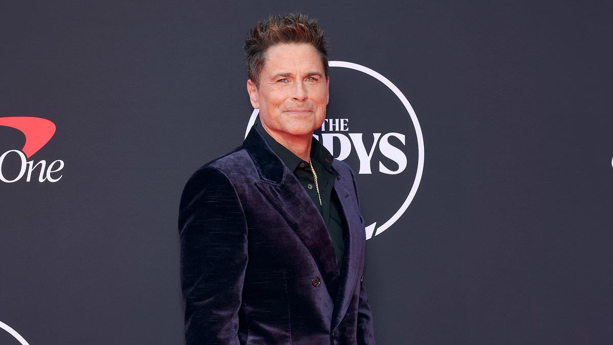 Rob Lowe Compares His Fame to Taylor Swift's