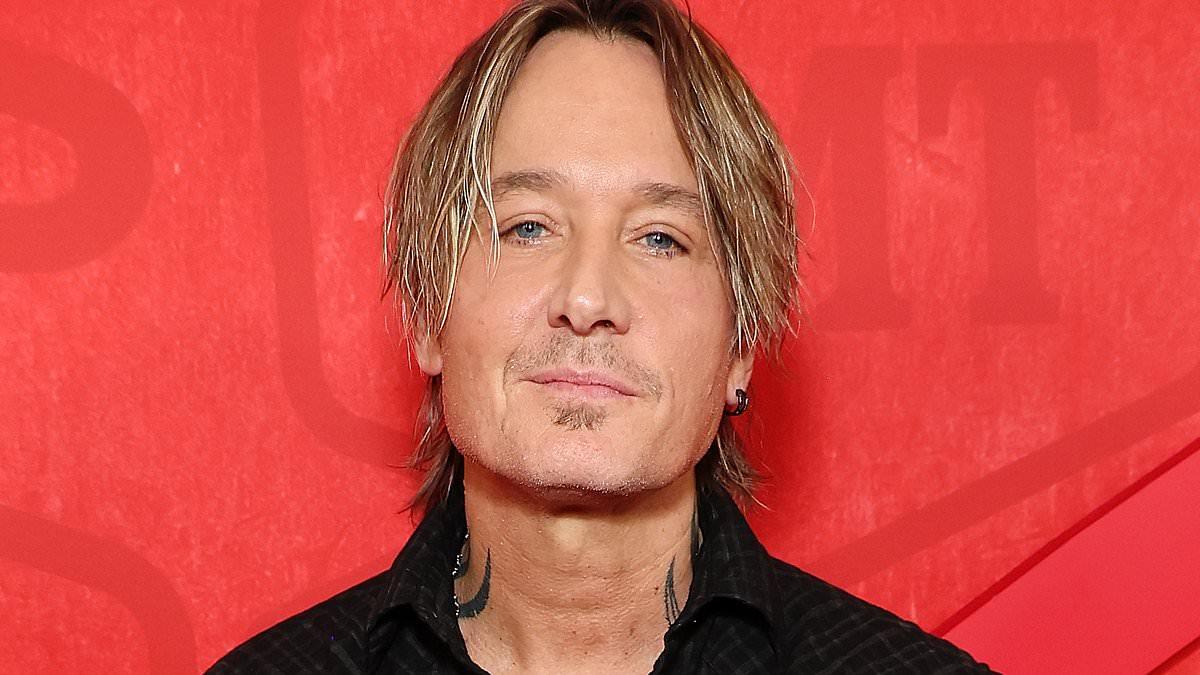 Keith Urban Surprises Fans with Concert at Buc-ee's