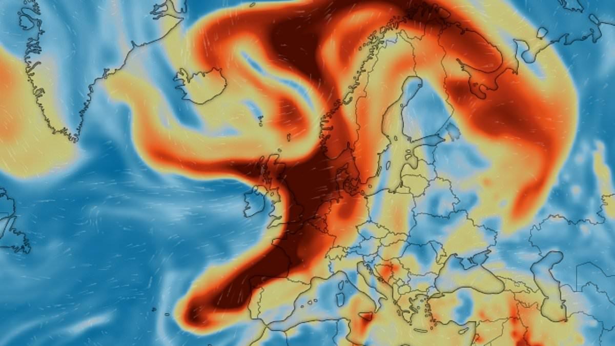 Iceland Eruption SO2 Cloud to Clear by Wednesday