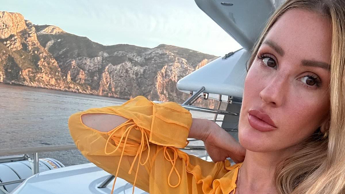 Ashley Roberts and Ellie Goulding Share Holiday Snaps