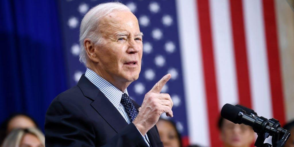 Court Blocks Biden's Student Loan Relief Plan