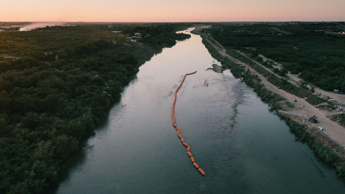 Rio Grande buoy barrier