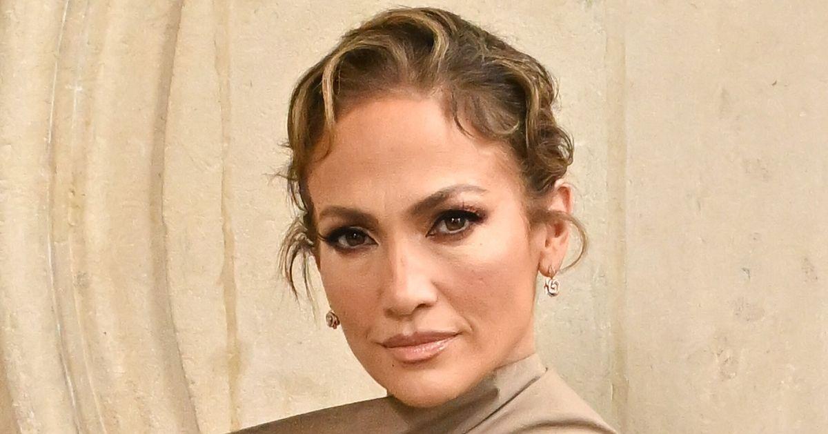 Jennifer Lopez Files for Divorce from Affleck