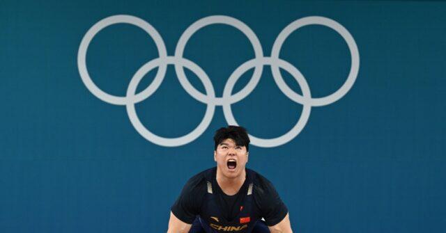 Liu Huanhua Wins Gold in Weightlifting