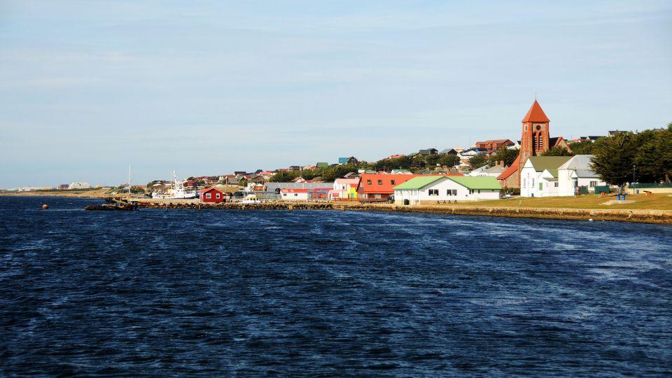 Fishing Vessel Sinks Off Falklands, 7 Missing