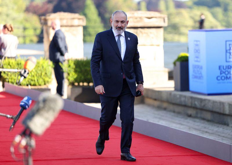 Armenia-Azerbaijan Peace Talks Stalled Amid Summit