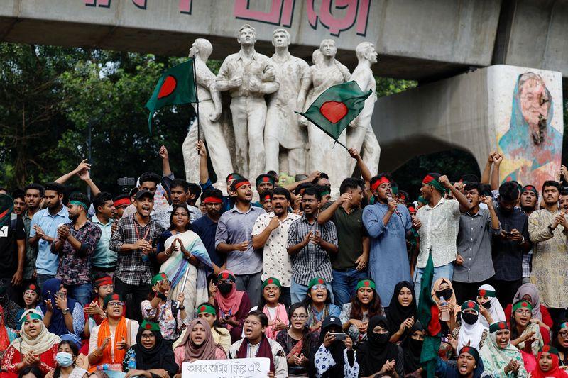 Bangladesh Students Plan New Political Party