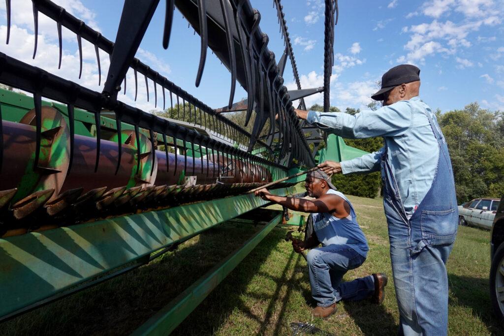 Federal aid to black farmers