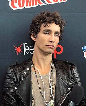 Robert Sheehan