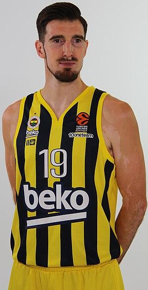 Nando de Colo