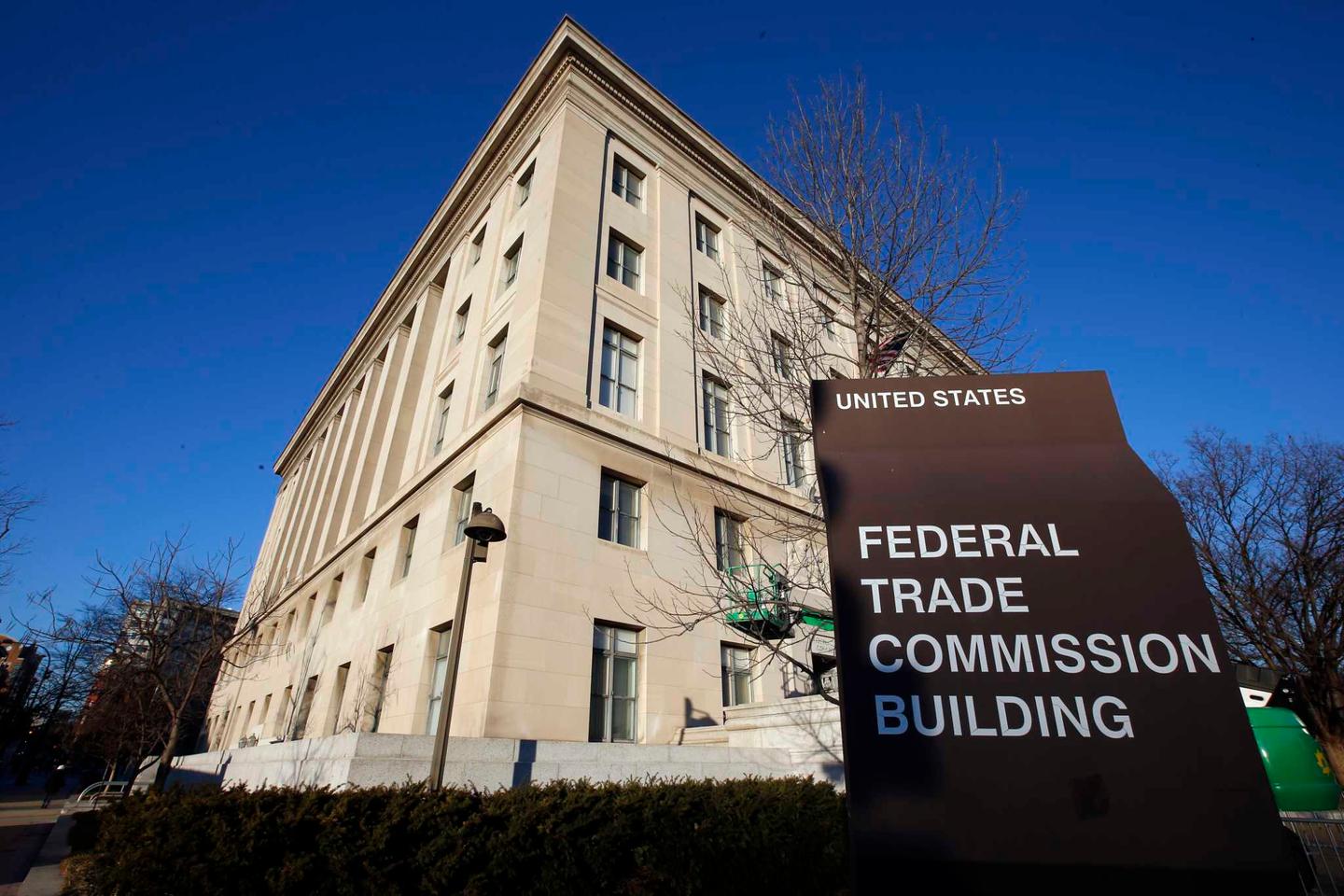 FTC Bans Non-Compete Clauses Starting September 2024