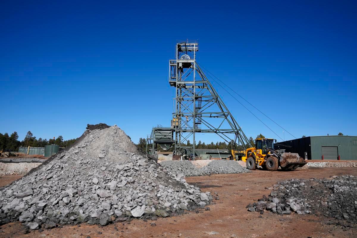 Navajo Nation on uranium ore