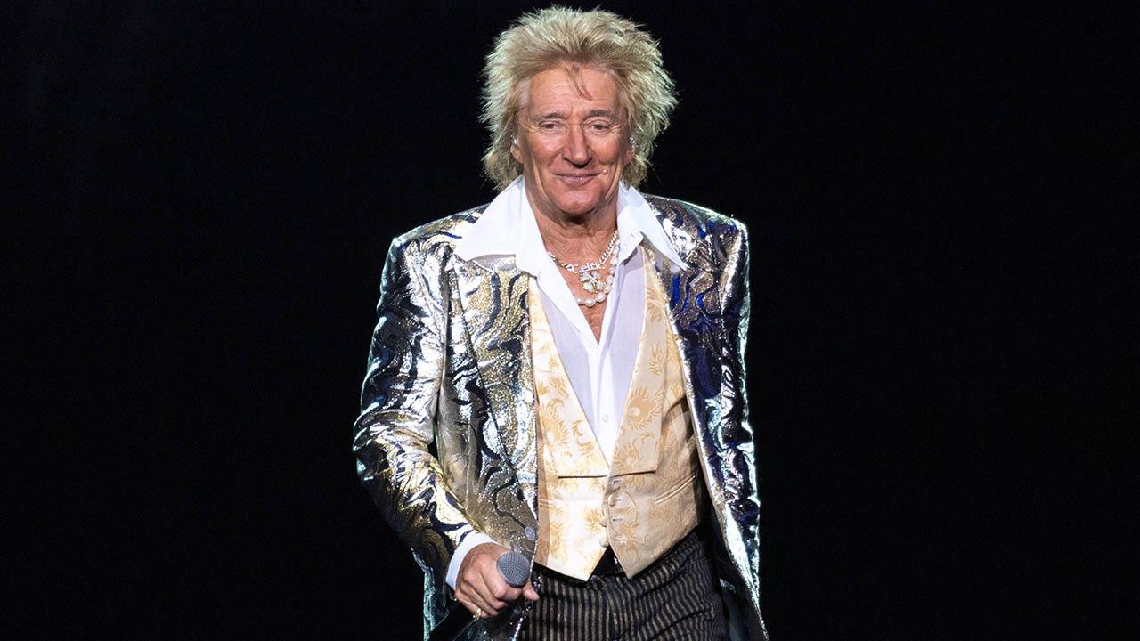 Rod Stewart Reschedules Shows Due to COVID-19